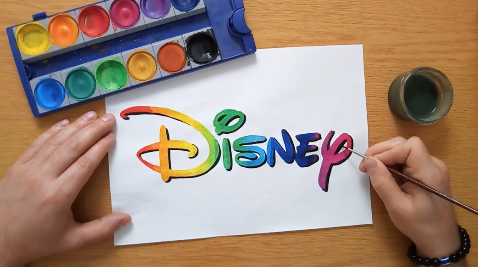 La Disney del "c’era una volta" non c’è più. Ora arriva anche il bacio gay 1